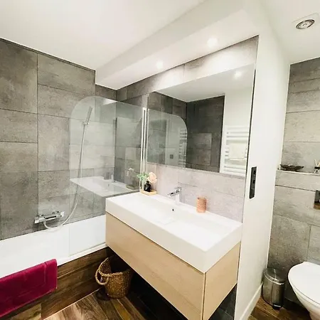Spacious 2bedrooms Flat W Terrace&parking * Luxemburg
