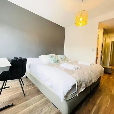 Spacious 2bedrooms Flat W Terrace&parking